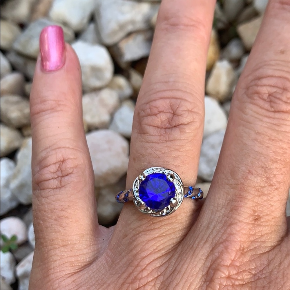 Silver-tone Blue Stone Costume Ring 👠 - Picture 3 of 10
